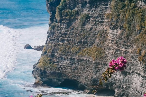 Uluwatu cliff-side temple — luxury, privacy and honeymoon villas